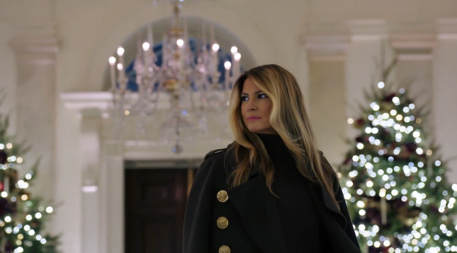 Меланія Трамп показала прикрашений до Різдва Білий дім. ВІДЕО